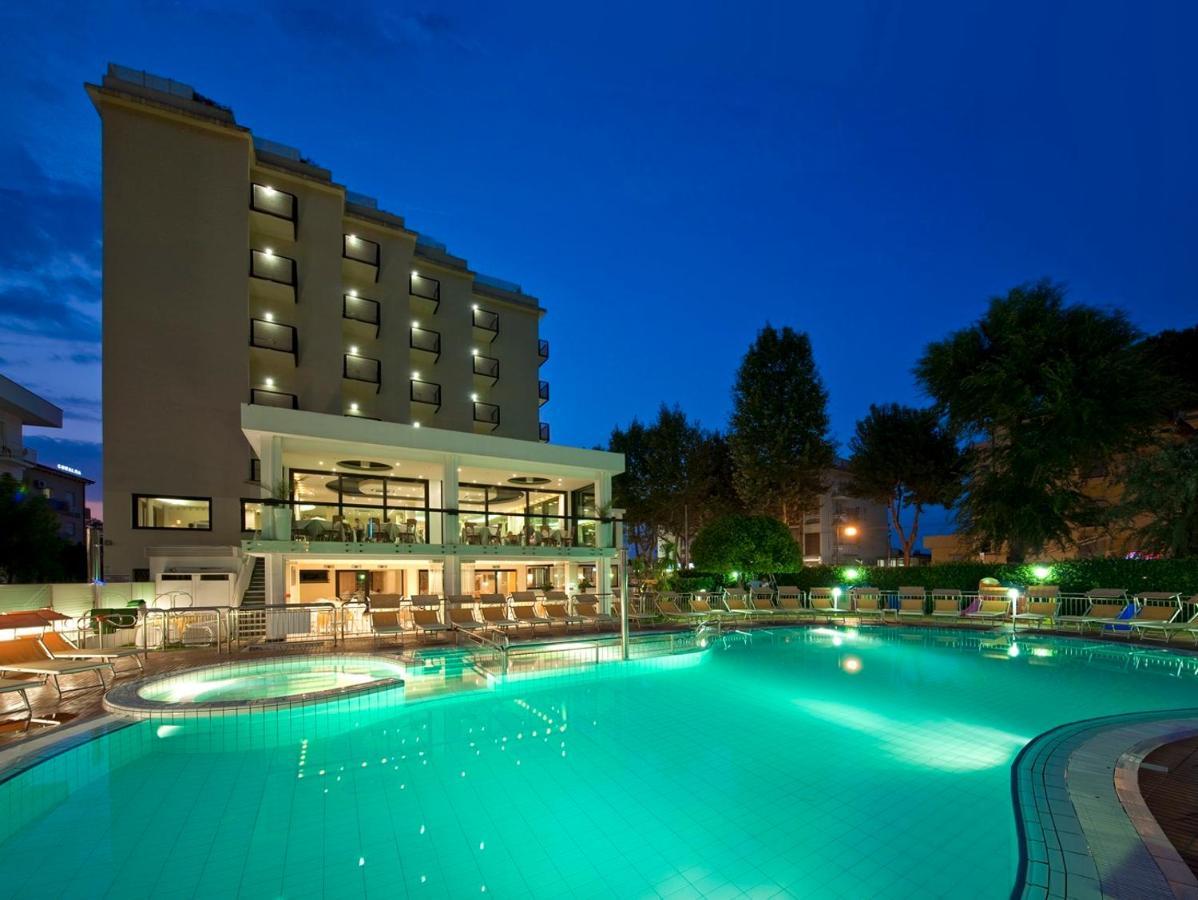 Hotel 2000 Riccione Exterior foto